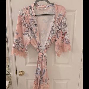 Floral robe with lace trim